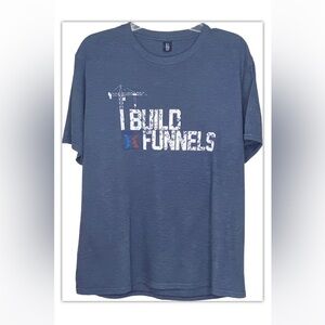District Made Men’s I Build Funnels Graphic L T-Shirt Bluegray White Red Blue